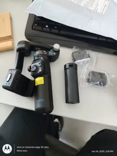 Smooth stabilization even while walking, the video quality looks cinematic and professional.